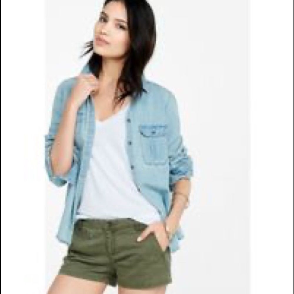 ✨ Express Women Green Khaki Shorts✨